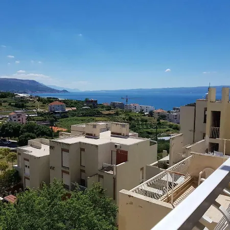 Karina Apartment